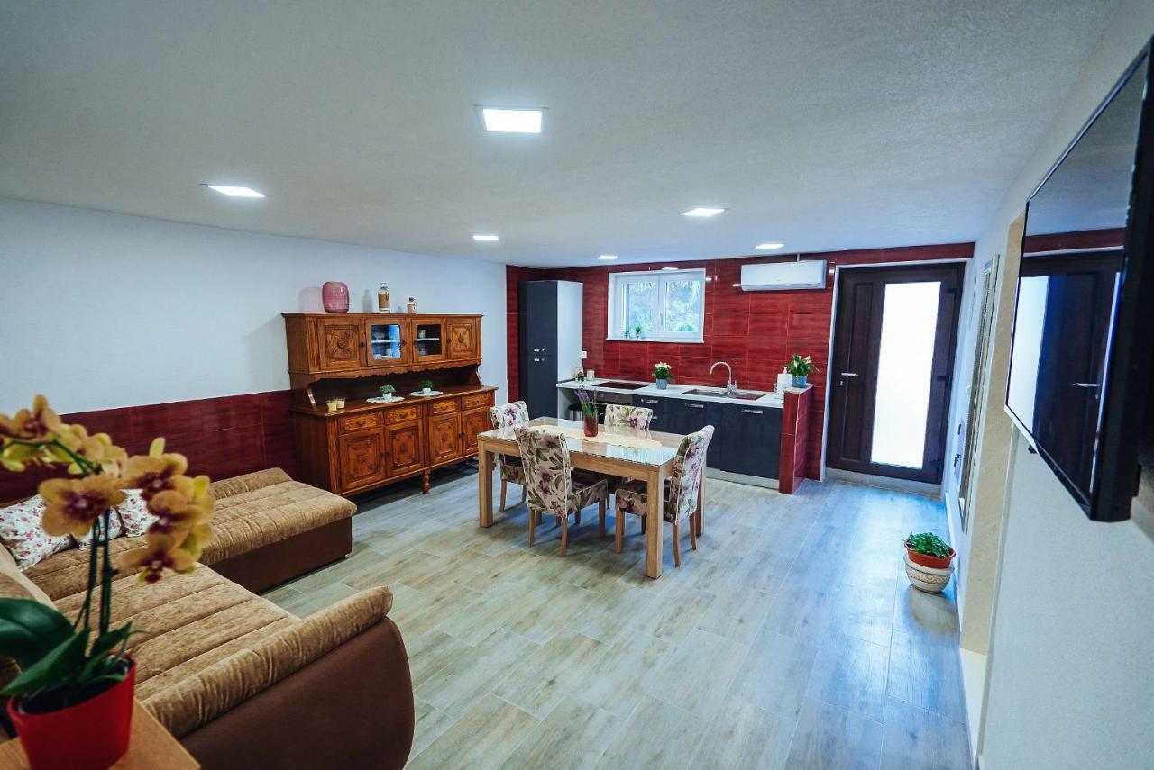 דירות ספליט Apartman Kristina מראה חיצוני תמונה