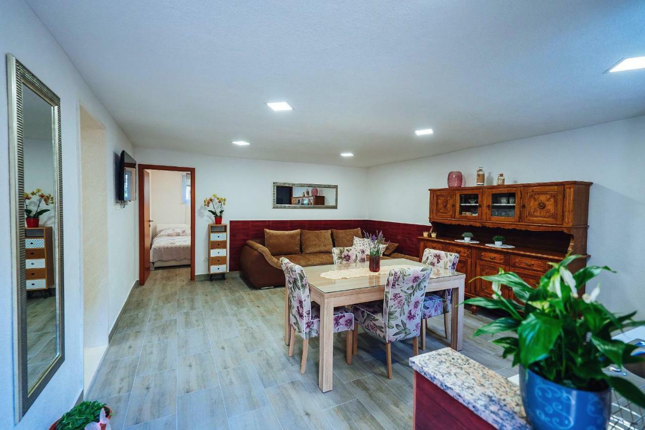 דירות ספליט Apartman Kristina מראה חיצוני תמונה