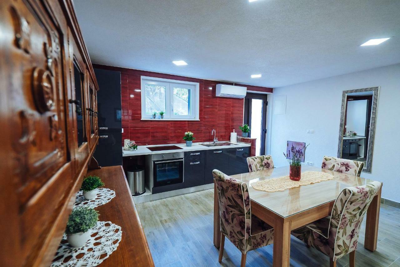 דירות ספליט Apartman Kristina מראה חיצוני תמונה
