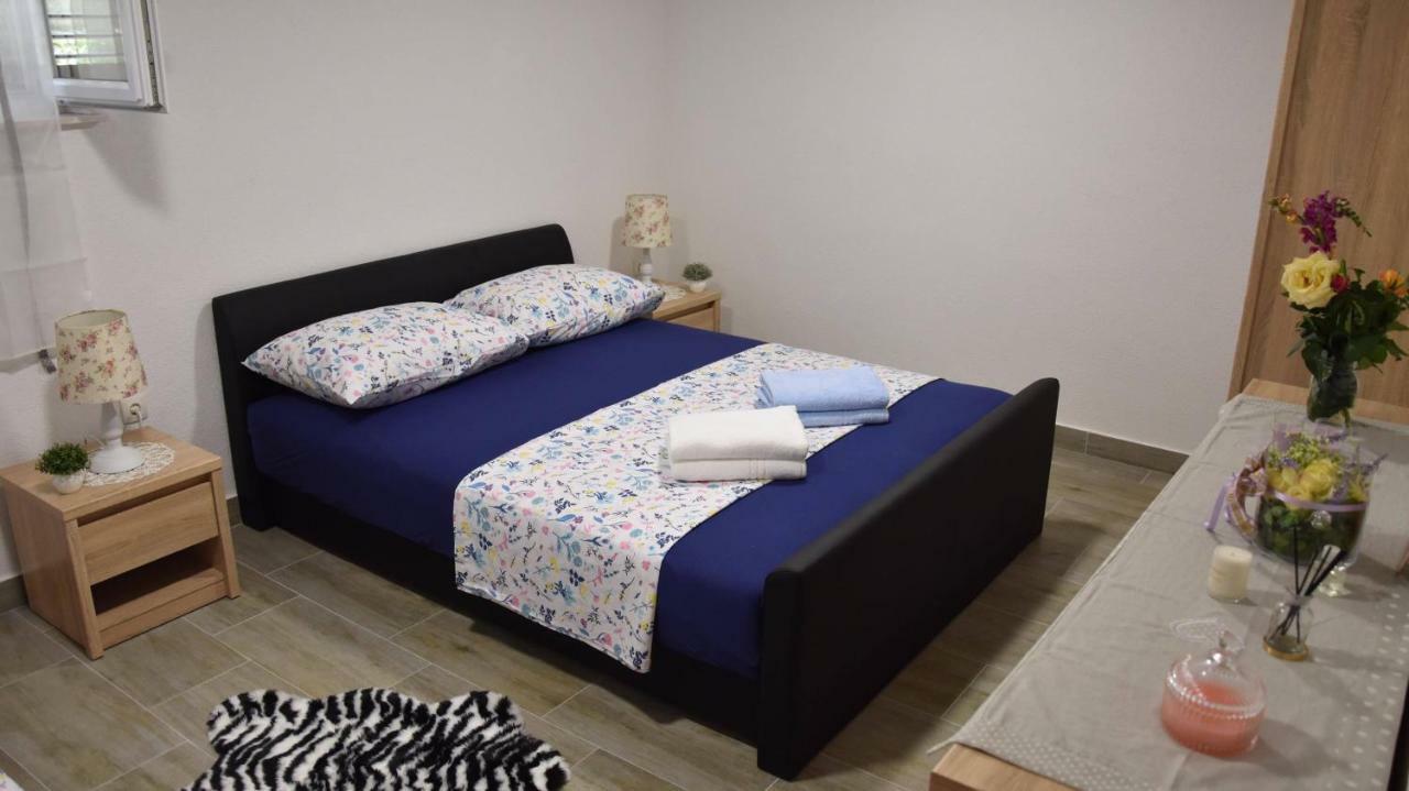 דירות ספליט Apartman Kristina מראה חיצוני תמונה